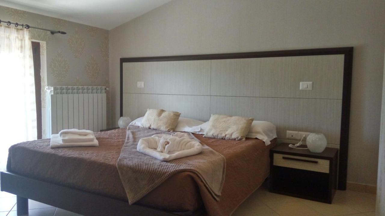 Relais Black Horse Millesimo Buitenkant foto