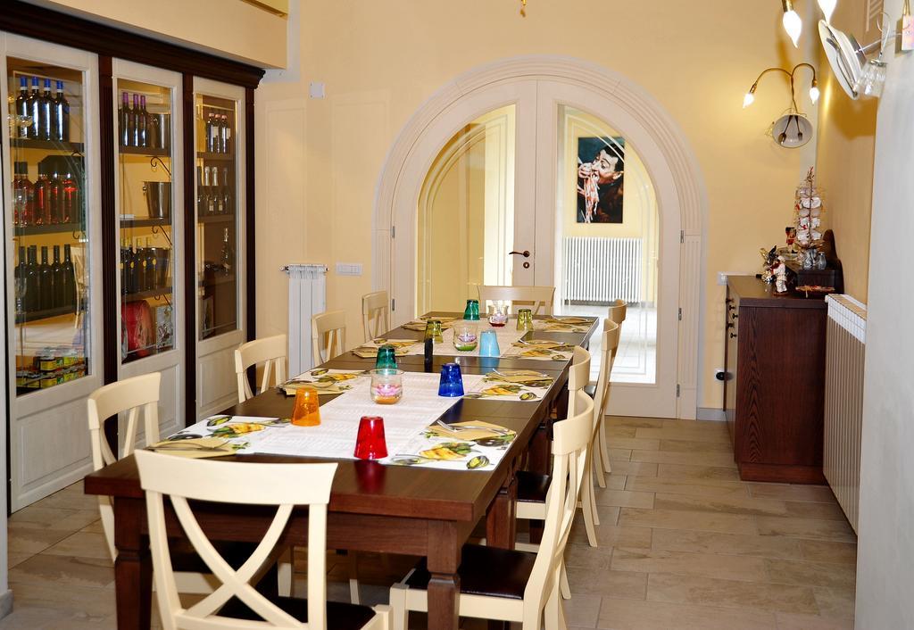 Relais Black Horse Millesimo Buitenkant foto