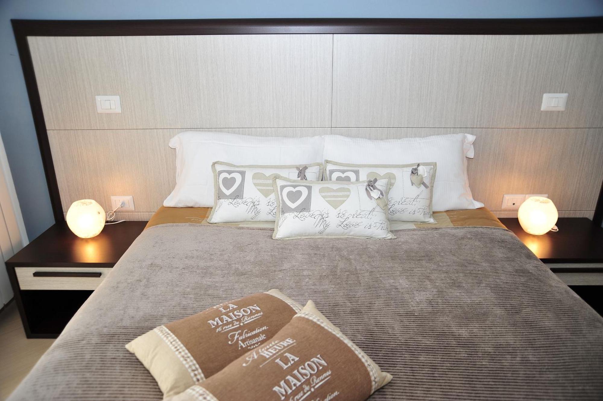 Relais Black Horse Millesimo Buitenkant foto